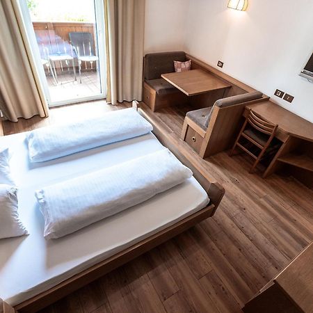 Hotel Zum Loewen - Al Leone Meltina Exteriör bild