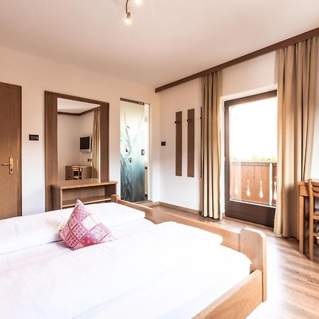 Hotel Zum Loewen - Al Leone Meltina Exteriör bild