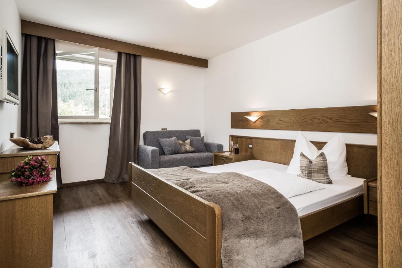 Hotel Zum Loewen - Al Leone Meltina Exteriör bild