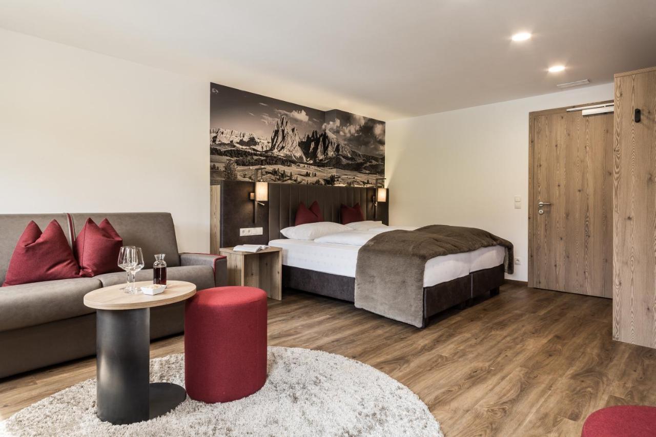 Hotel Zum Loewen - Al Leone Meltina Exteriör bild