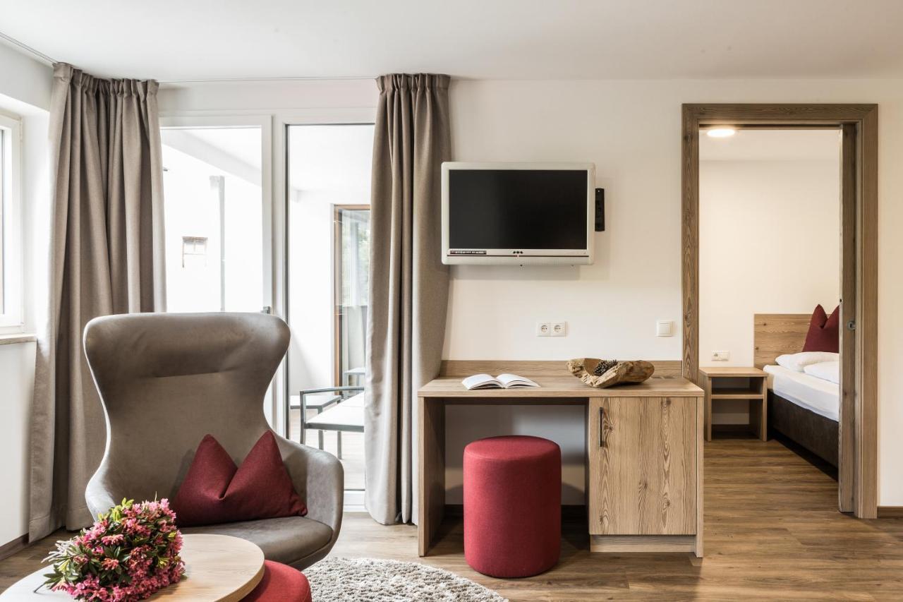 Hotel Zum Loewen - Al Leone Meltina Exteriör bild