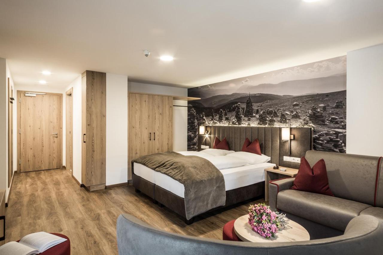 Hotel Zum Loewen - Al Leone Meltina Exteriör bild