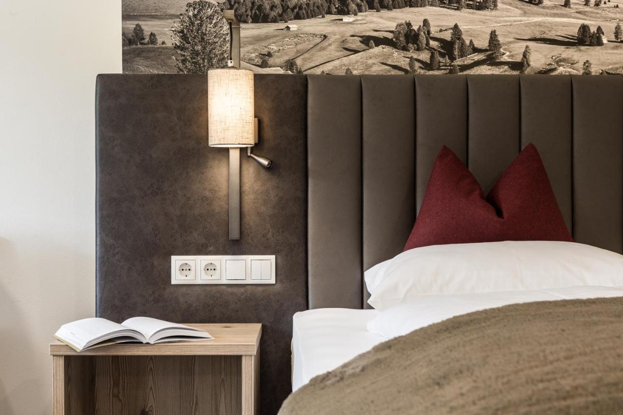Hotel Zum Loewen - Al Leone Meltina Exteriör bild