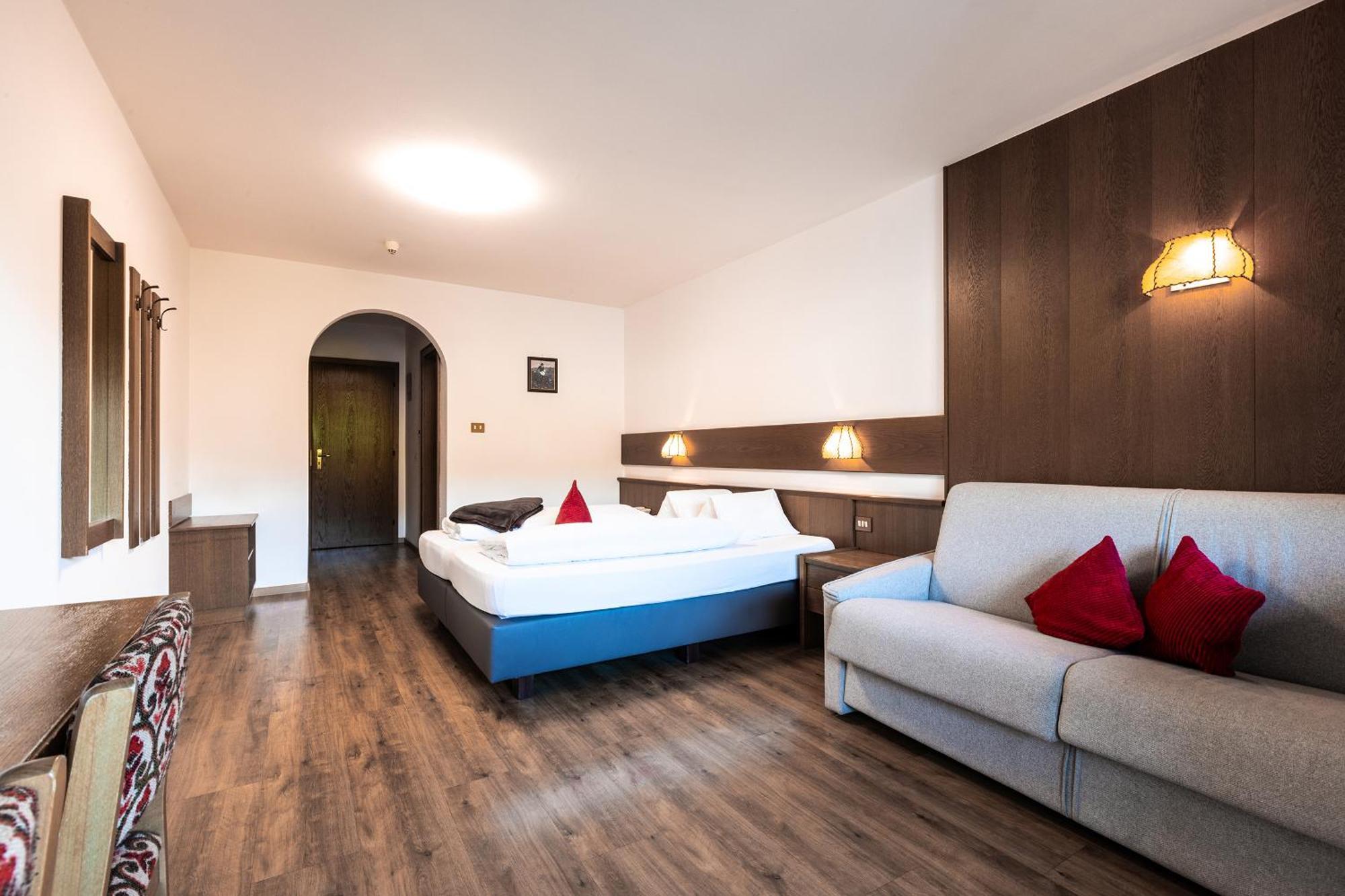 Hotel Zum Loewen - Al Leone Meltina Exteriör bild