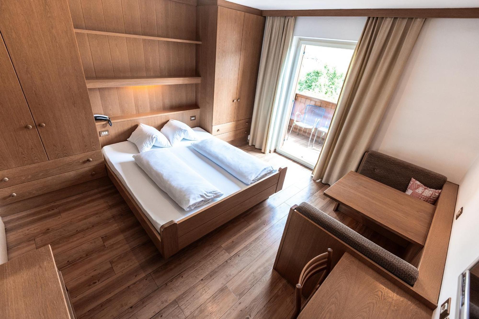 Hotel Zum Loewen - Al Leone Meltina Exteriör bild