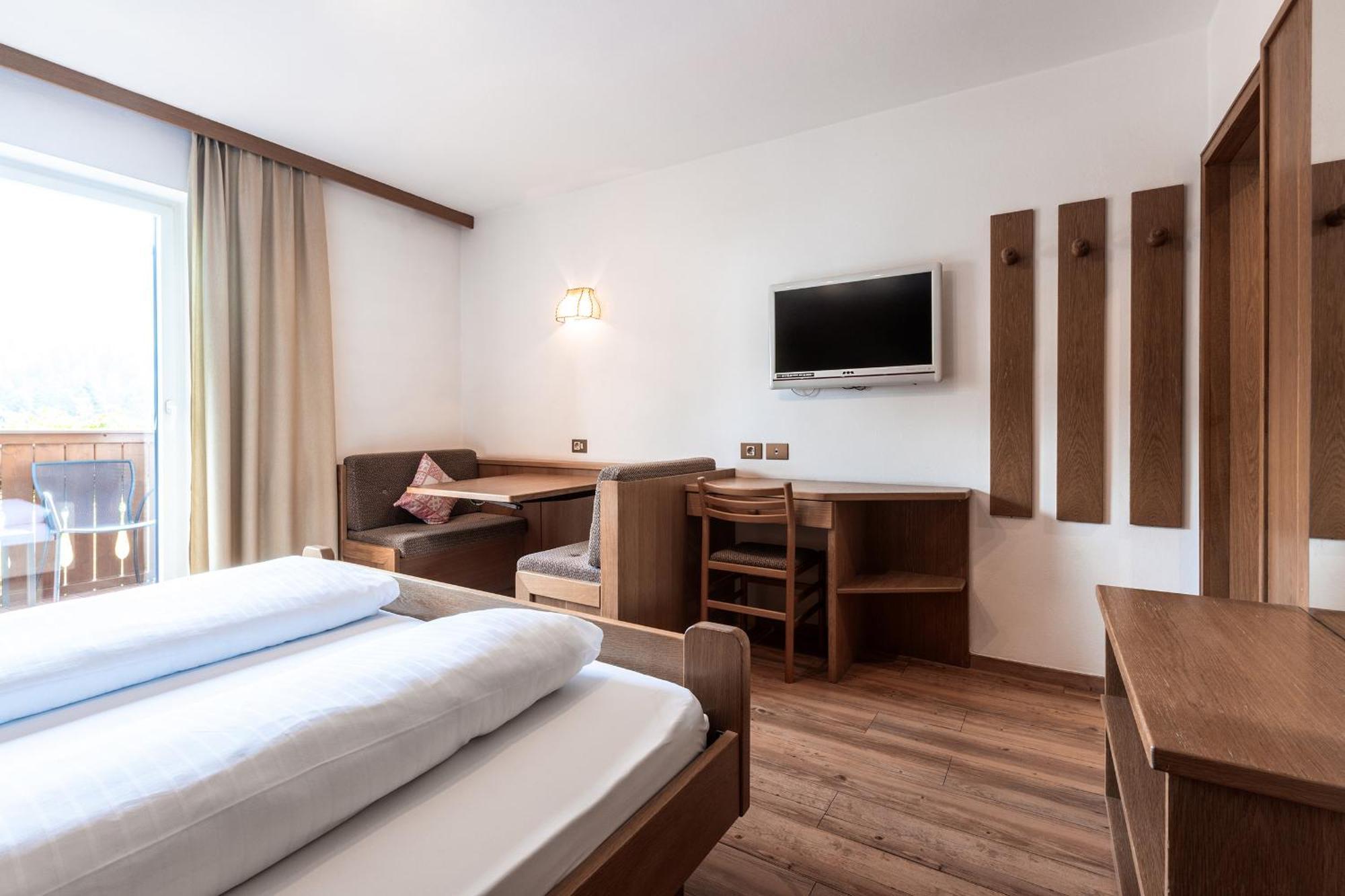 Hotel Zum Loewen - Al Leone Meltina Exteriör bild