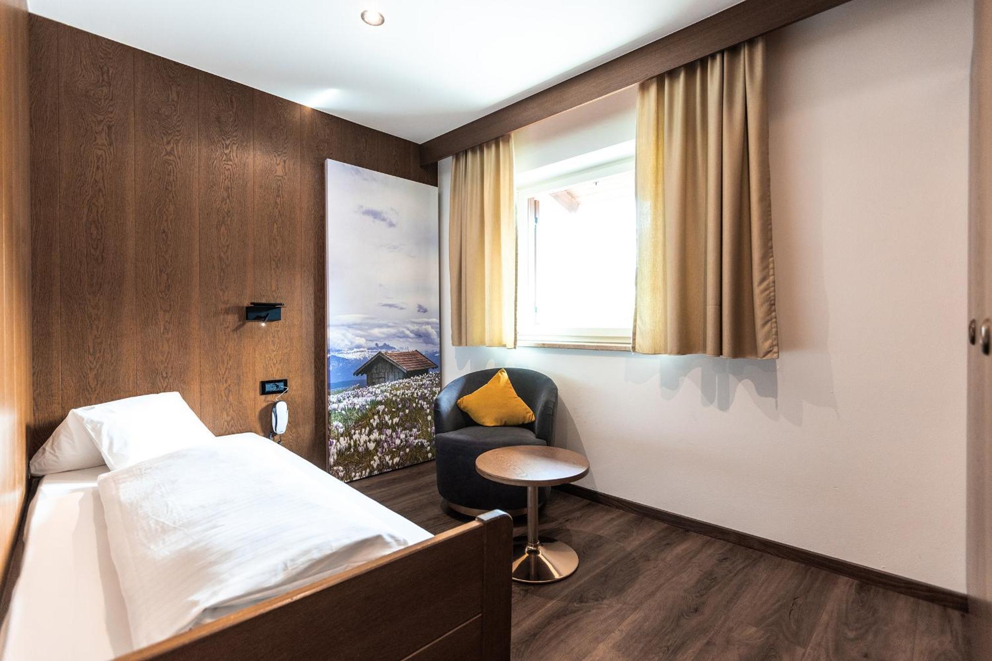 Hotel Zum Loewen - Al Leone Meltina Exteriör bild