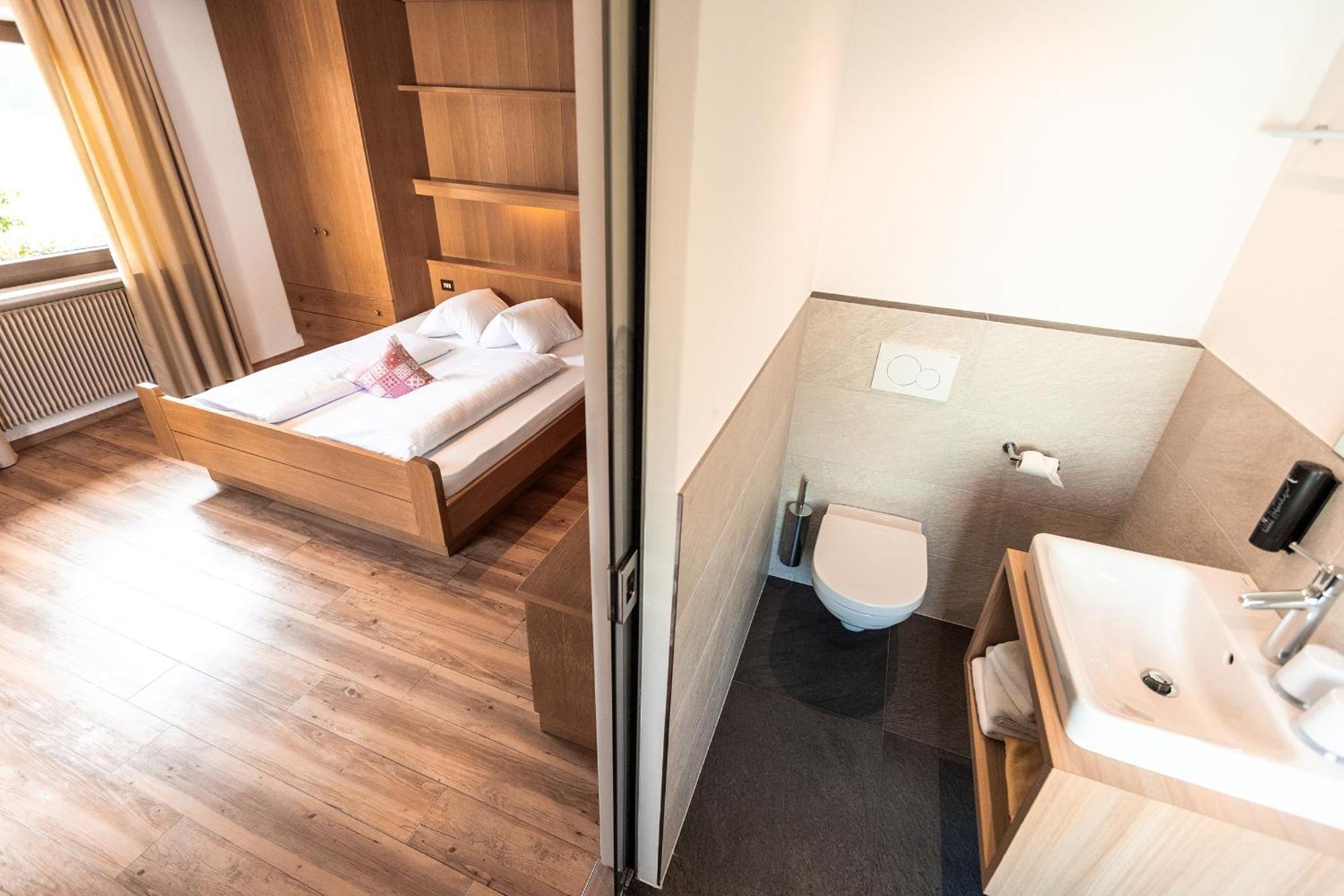 Hotel Zum Loewen - Al Leone Meltina Exteriör bild