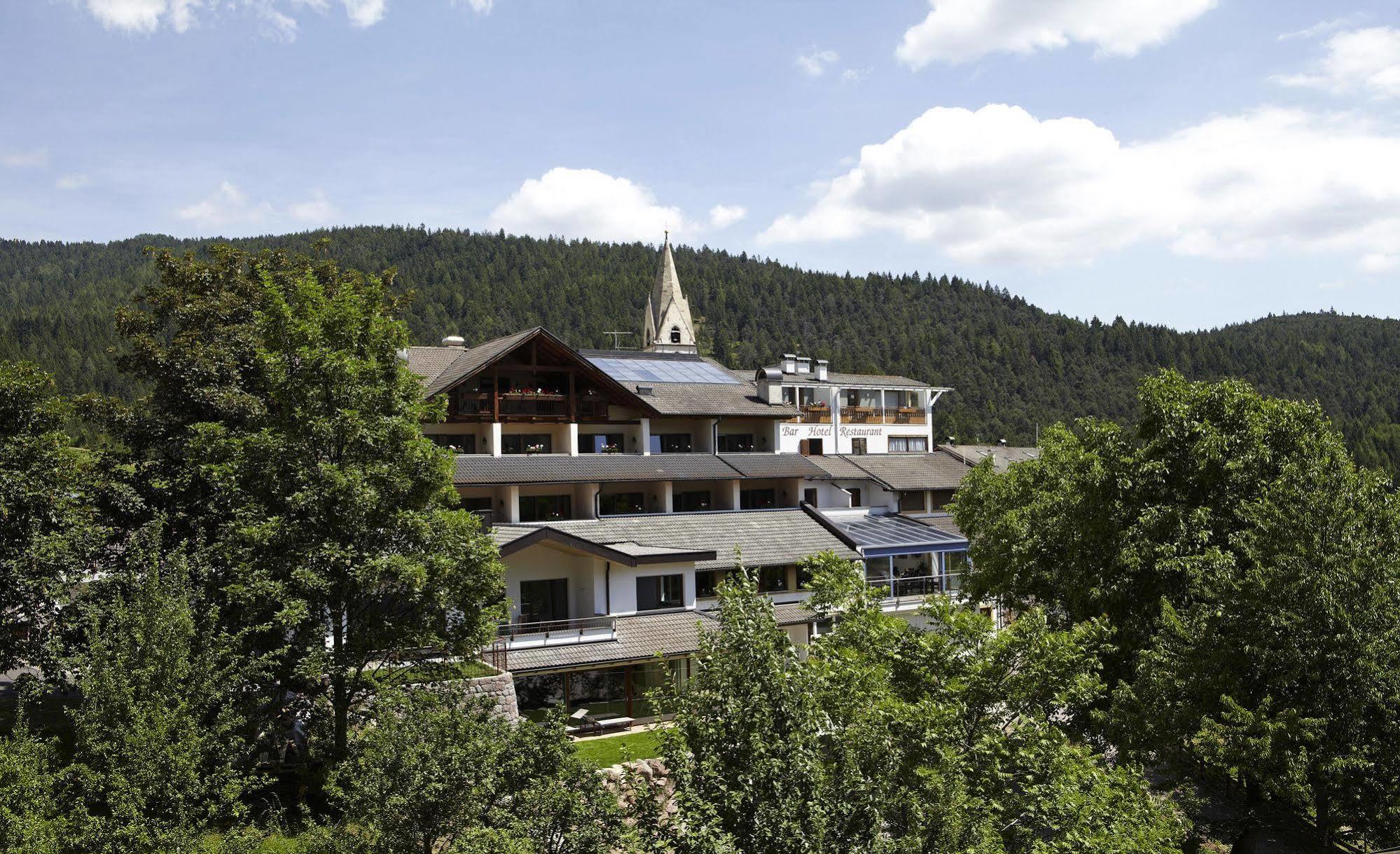 Hotel Zum Loewen - Al Leone Meltina Exteriör bild