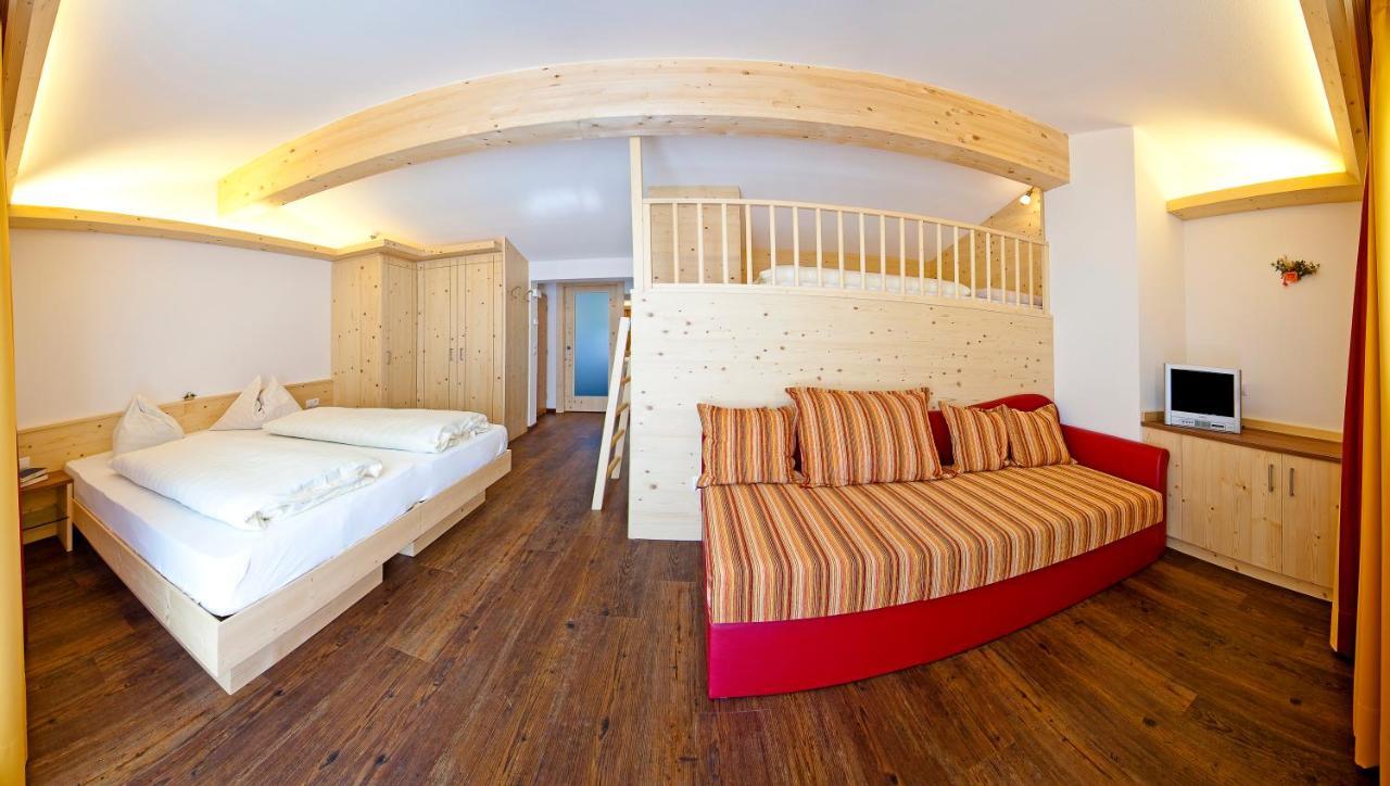 Hotel Zum Loewen - Al Leone Meltina Rum bild
